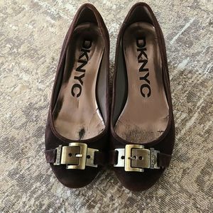 DKNYC wedges with gold brass buckle detail